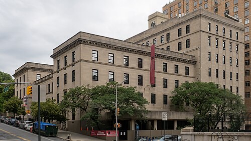 Manhattan School of Music, New York (2021), where Elli Paspala studied.