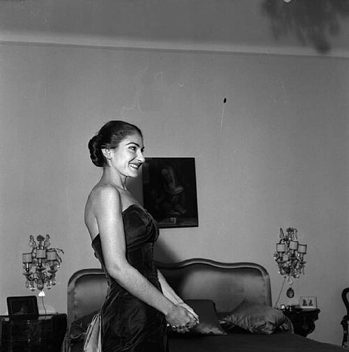 At home in Milan, 1957 (photo Federico Patellani)