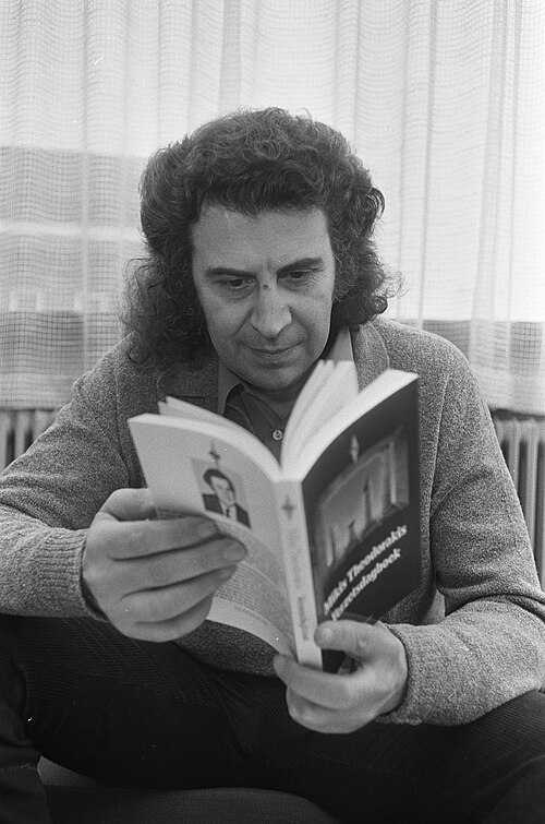 Presenting the Dutch translation of his resistance book, 1974